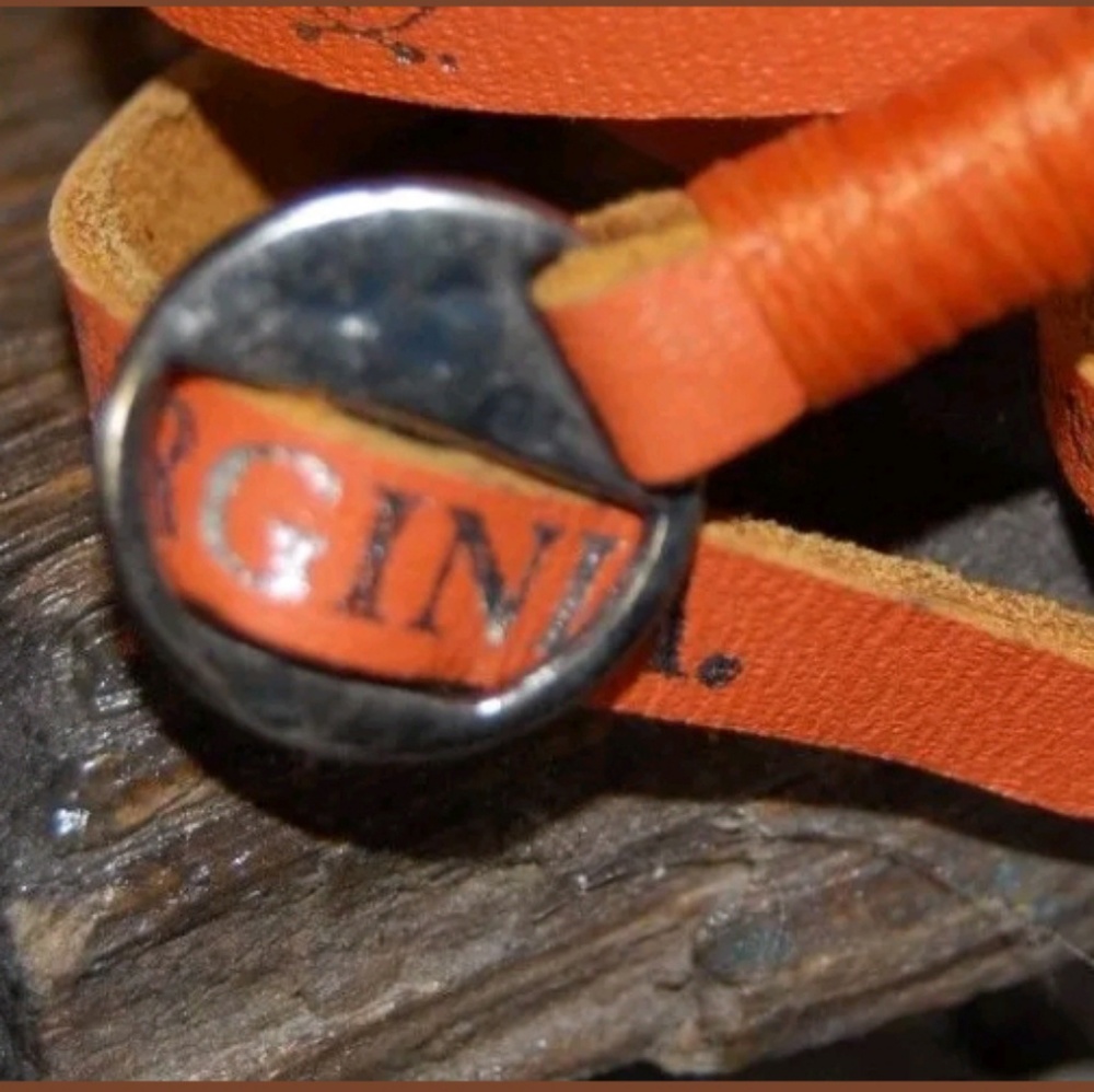 University of Virginia Cavs Leather Wrap Bracelet - Picture 4 of 4